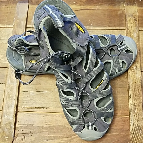 mens waterproof sandals